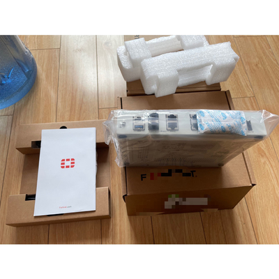 FG-81F 8 x GE RJ45 θύρες 2 x RJ45/SFP κοινόχρηστες θύρες WAN μέσων ενημέρωσης 128GB SSD Compact Design