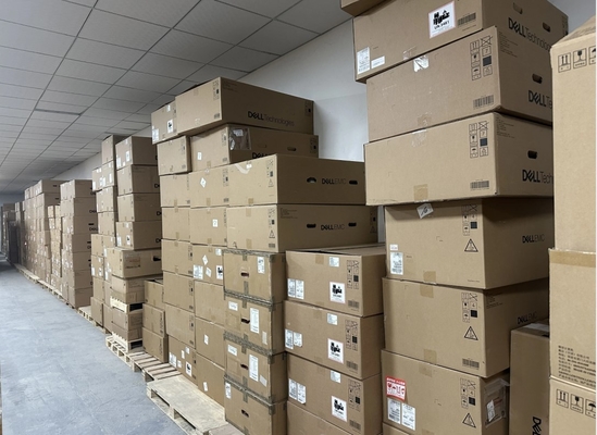 Έτοιμος για αποστολή Dell PowerEdge R760 2U Rack Server με 2.1GHz επεξεργαστή κύριας συχνότητας
