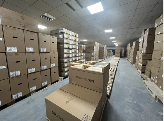 Έτοιμος για αποστολή Dell PowerEdge R760 2U Rack Server με 2.1GHz επεξεργαστή κύριας συχνότητας